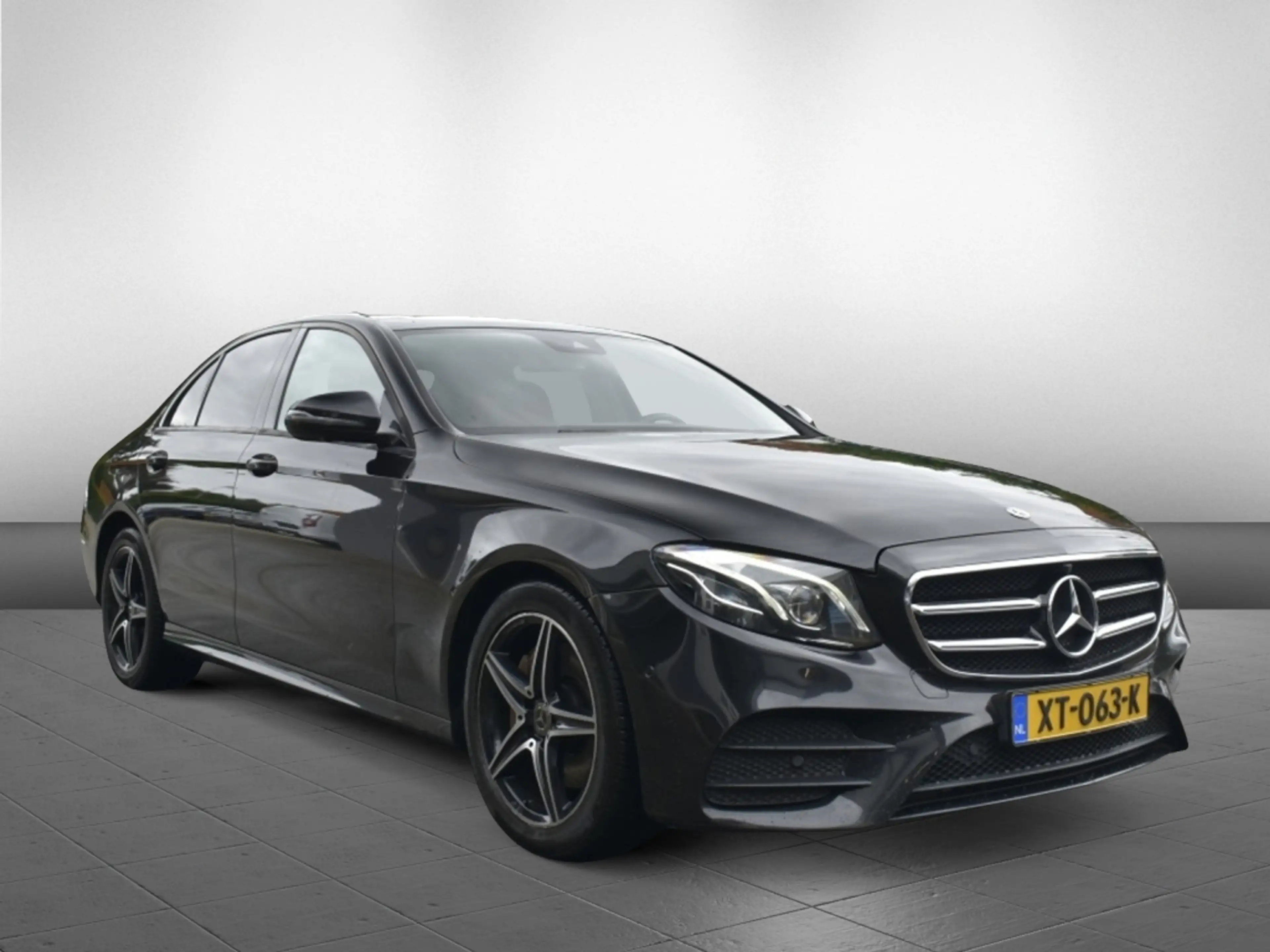 Mercedes-Benz E 220 d BnsSolAMG+UpEd — photo 3