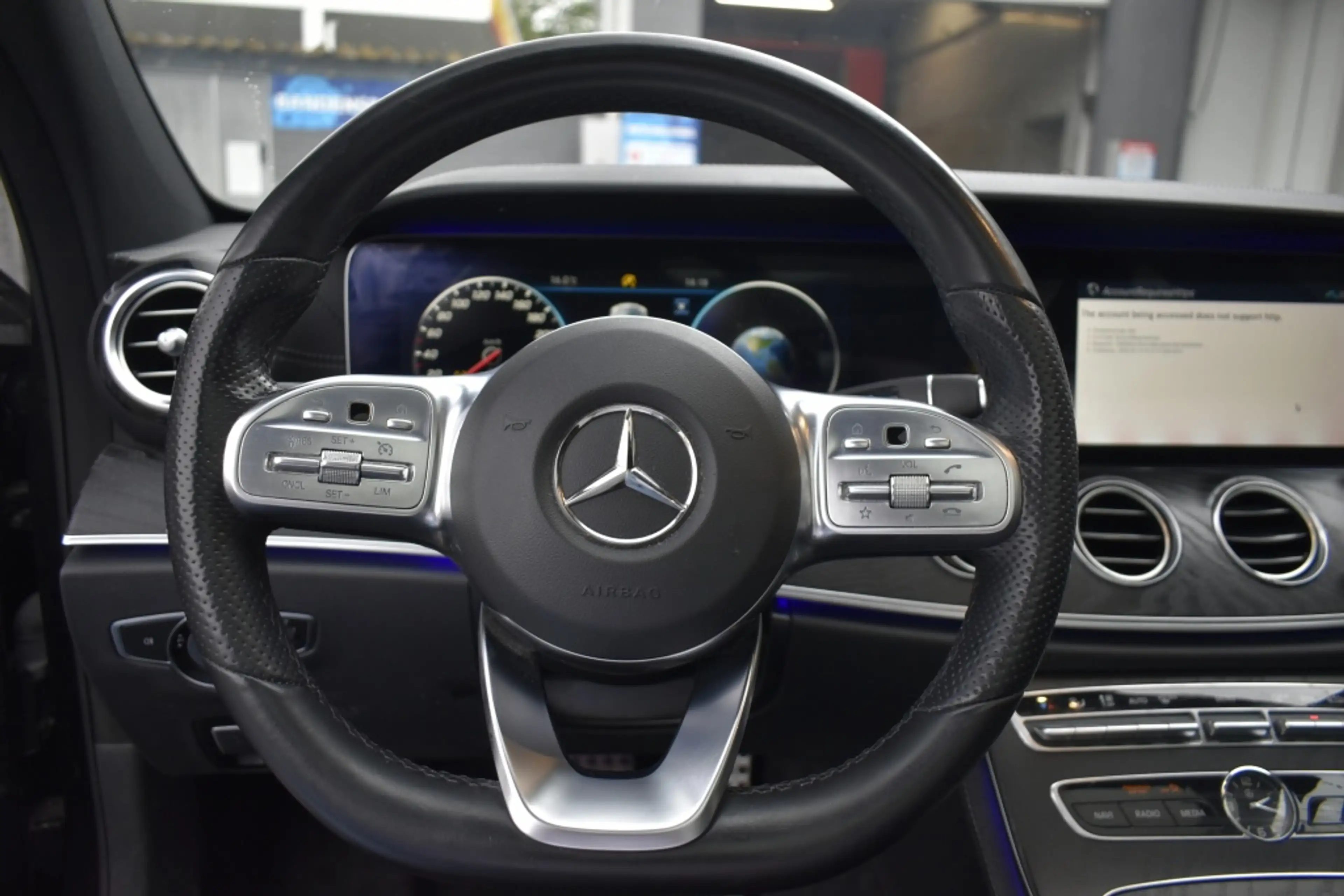 Mercedes-Benz E 220 d BnsSolAMG+UpEd — photo 25