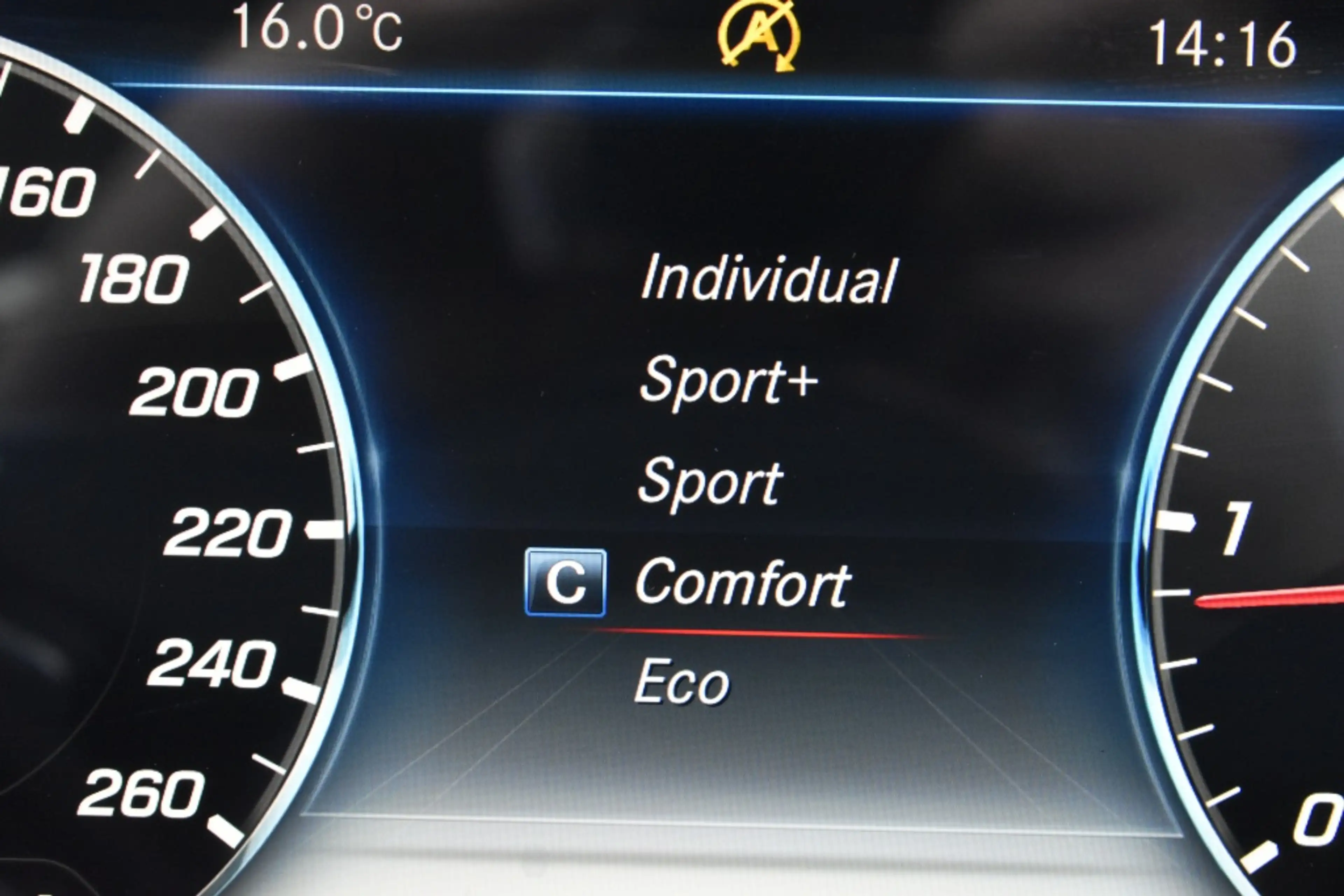 Mercedes-Benz E 220 d BnsSolAMG+UpEd — photo 22