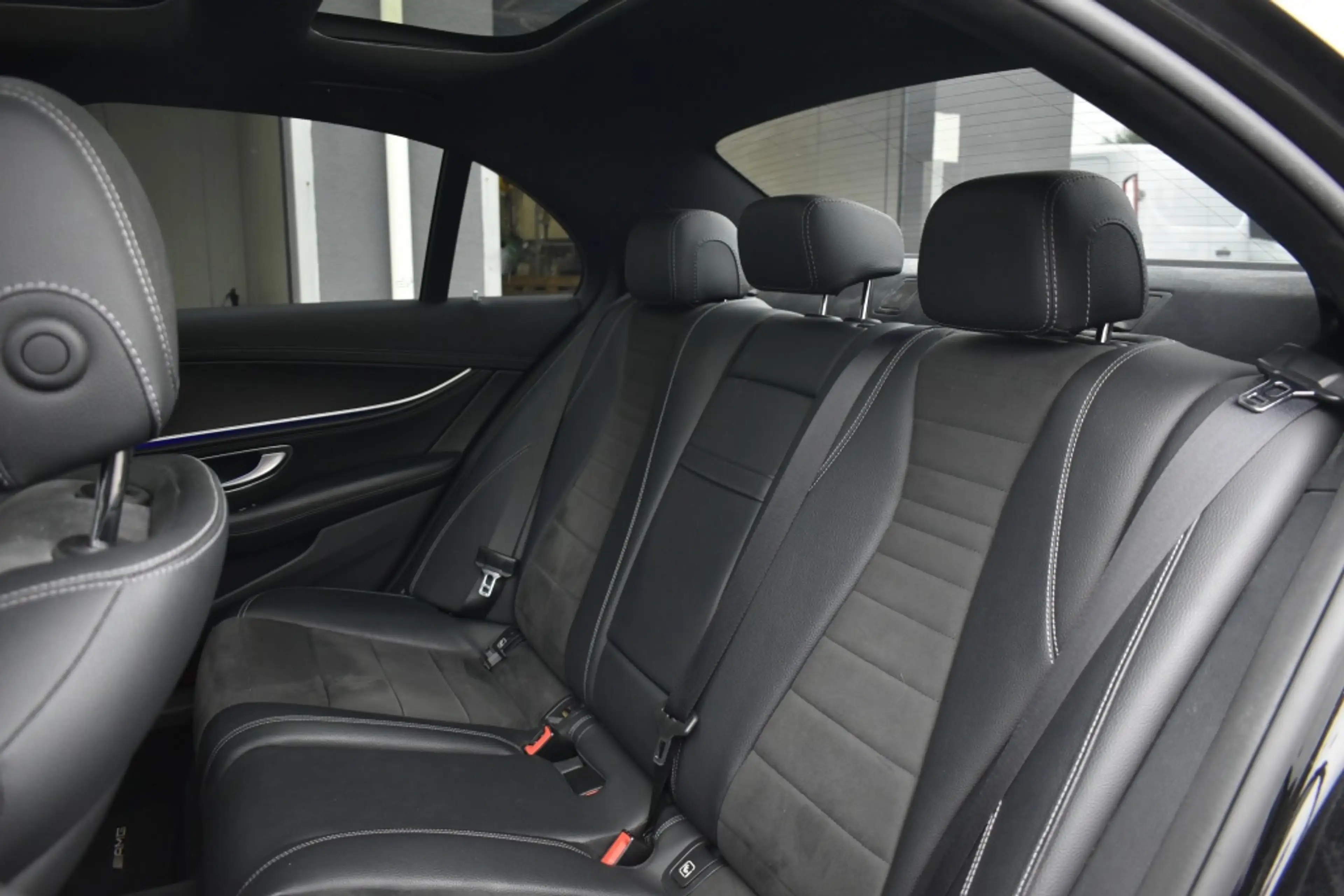 Mercedes-Benz E 220 d BnsSolAMG+UpEd — photo 10