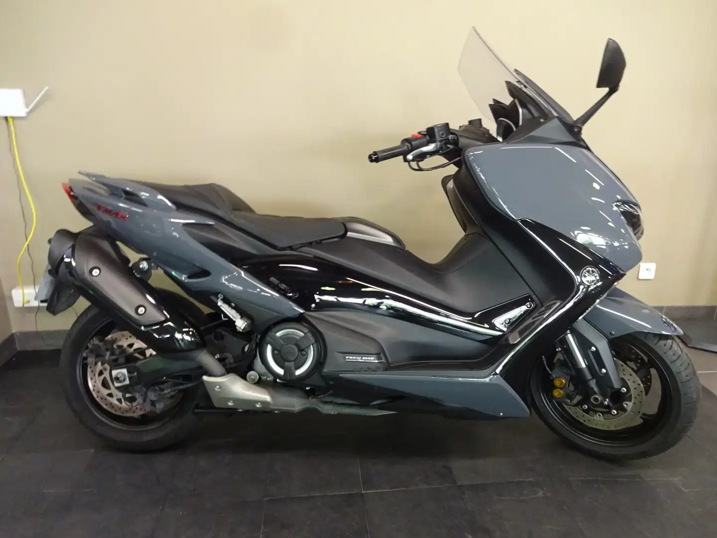 Yamaha TMAX 560 Grigio - 1