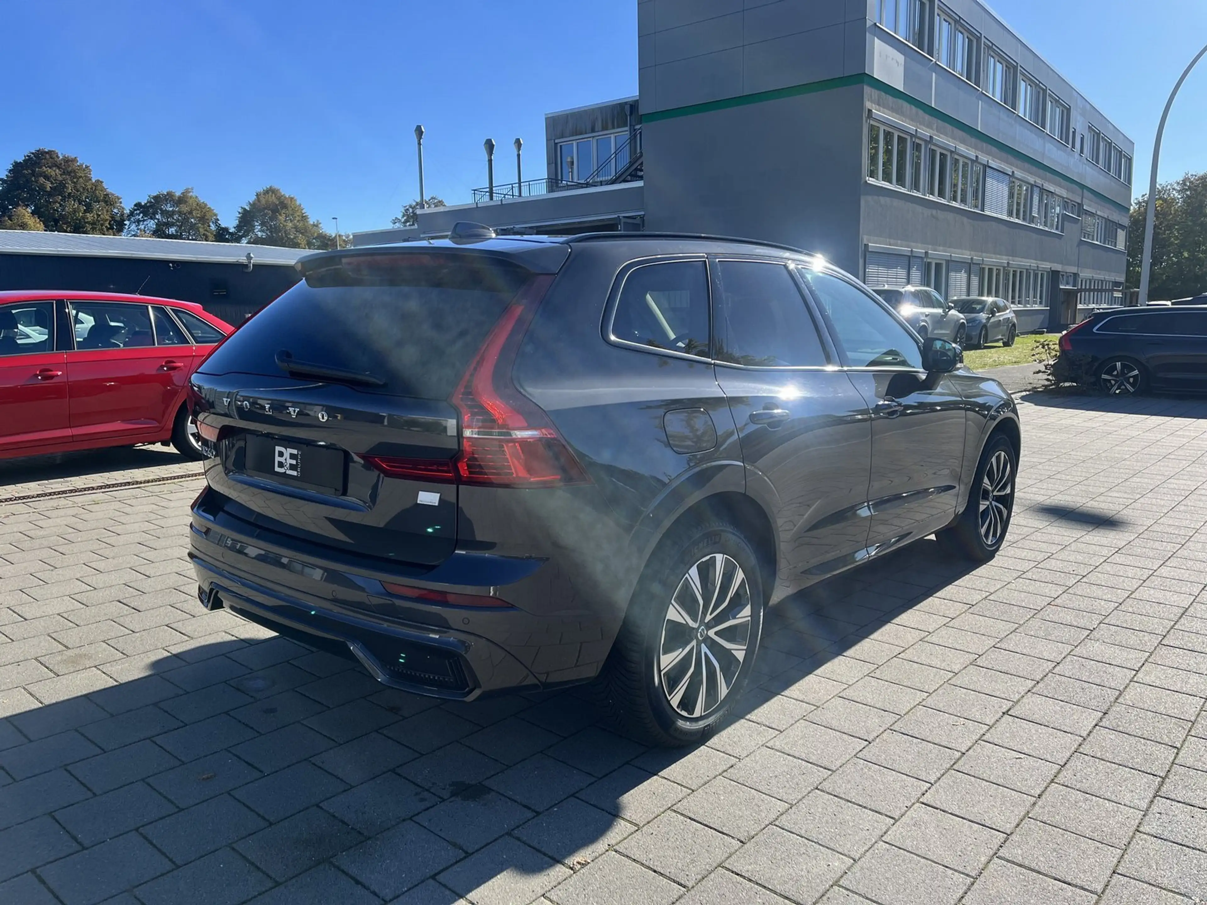 Volvo XC60 T6 PHEV Plus Dark — photo 5