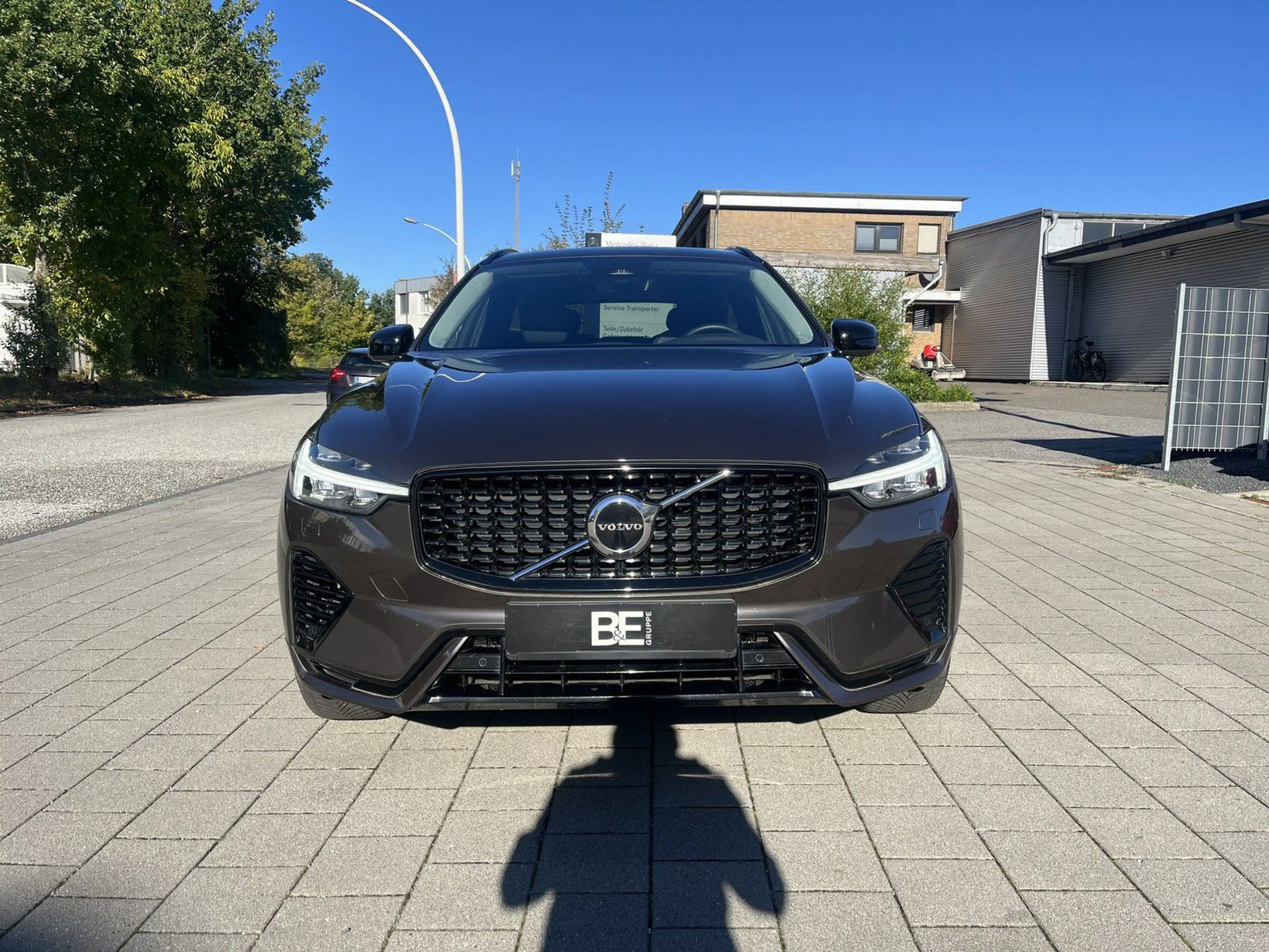 Volvo XC60 T6 PHEV Plus Dark — photo 2