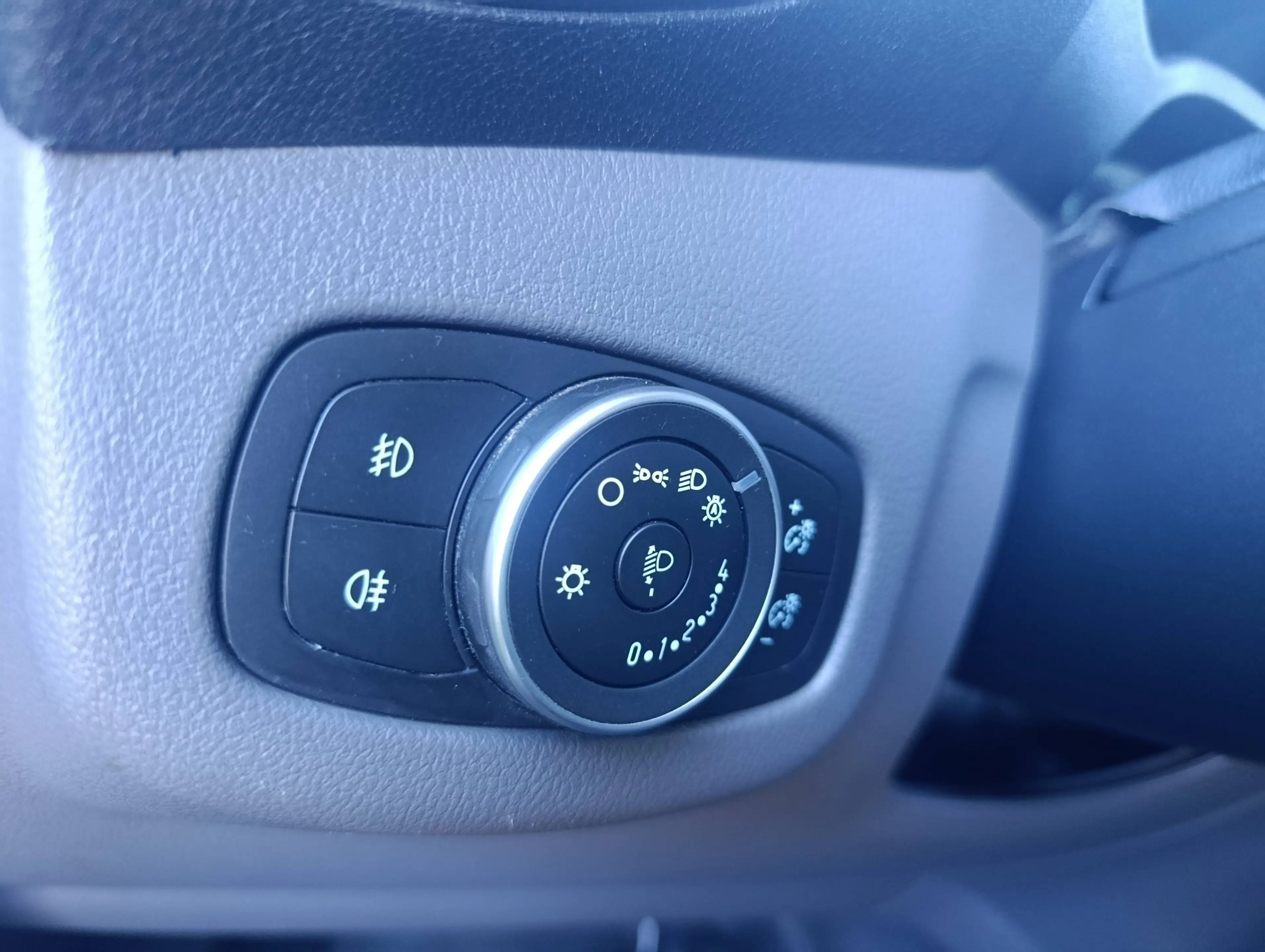 Ford Transit Connect 220 HD 1.5 TDCi Active — photo 8