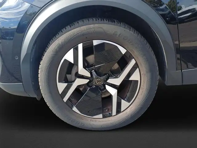 Peugeot 2008 view 9