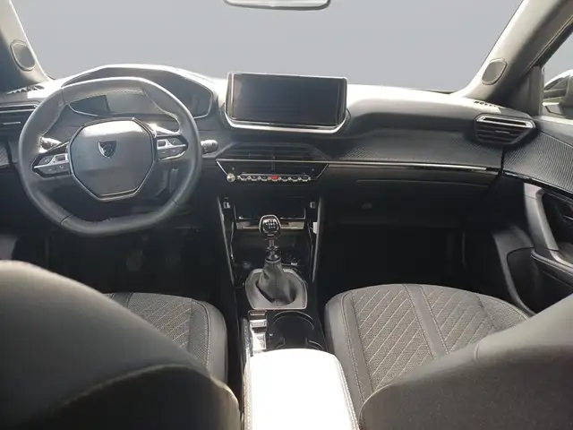 Peugeot 2008 view 11