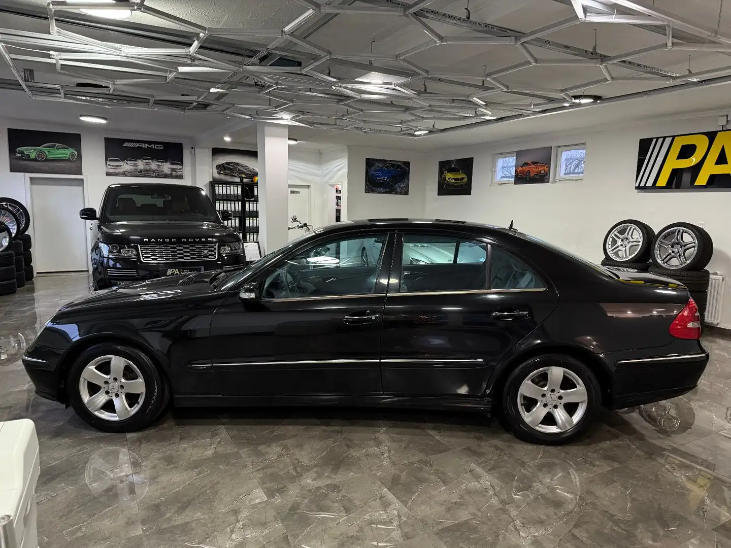 Mercedes-Benz E 240 Lim. / Avantgarde Xenon Sitzheizung Klima Schwarz - 2