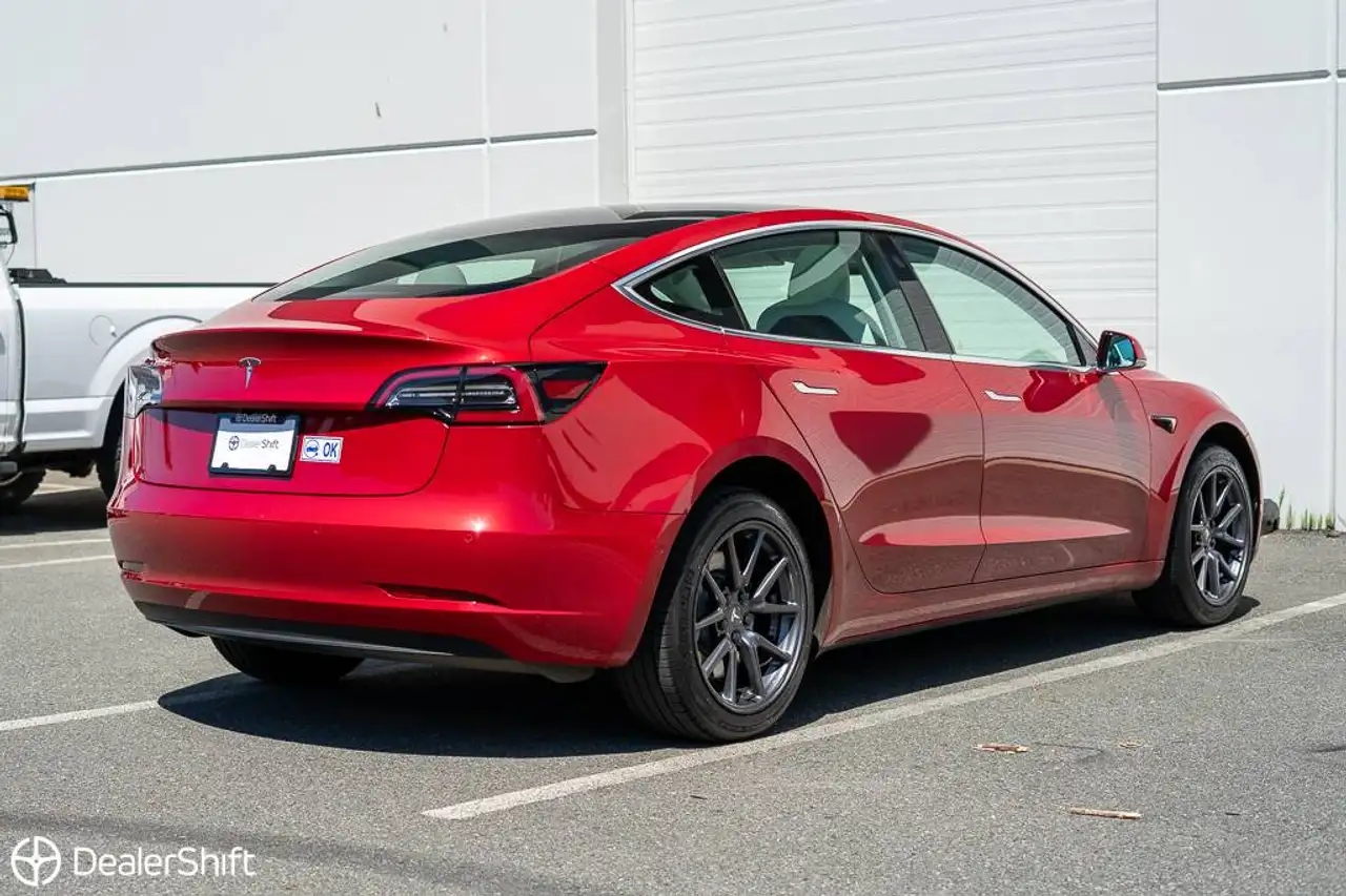 Tesla Model 3 photo Tesla Model 3