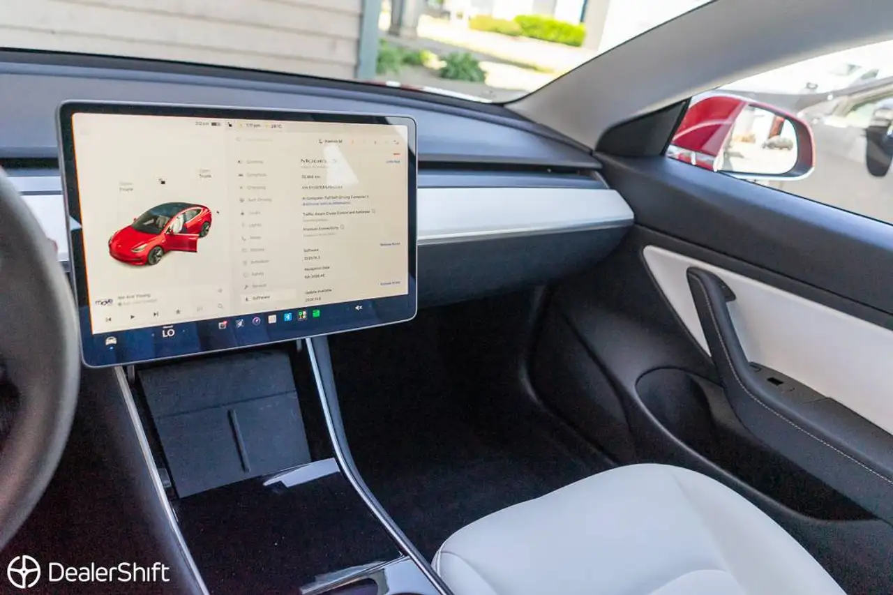 Tesla Model 3 photo Tesla Model 3
