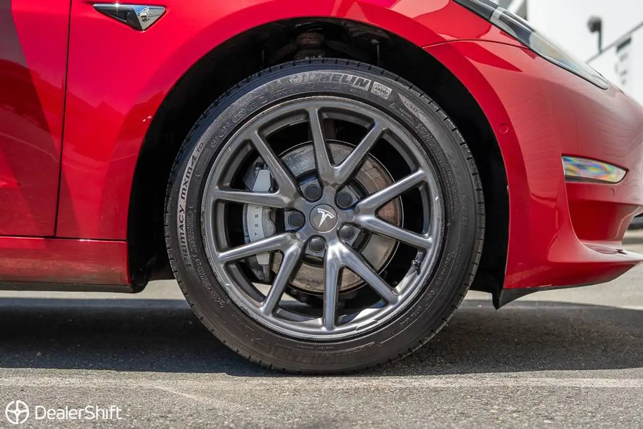 Tesla Model 3 photo Tesla Model 3