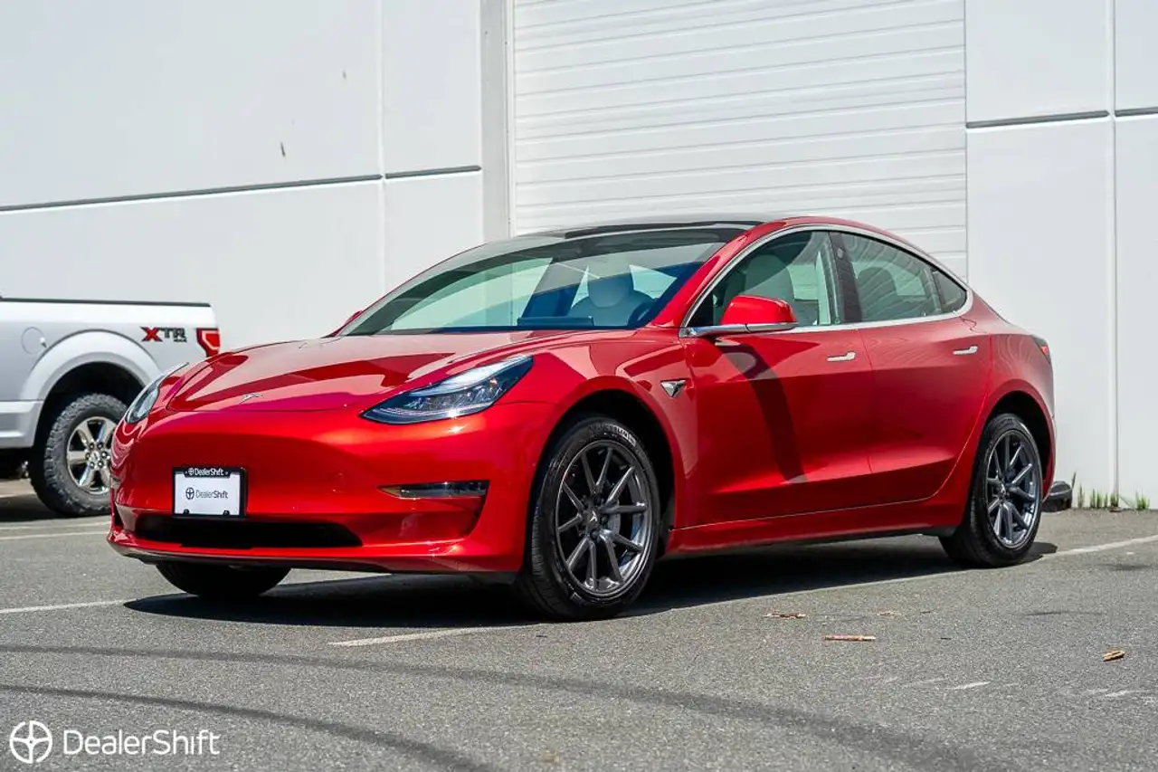 Tesla Model 3 photo Tesla Model 3