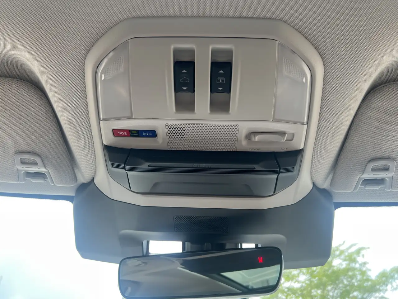 Subaru Ascent photo Subaru Ascent