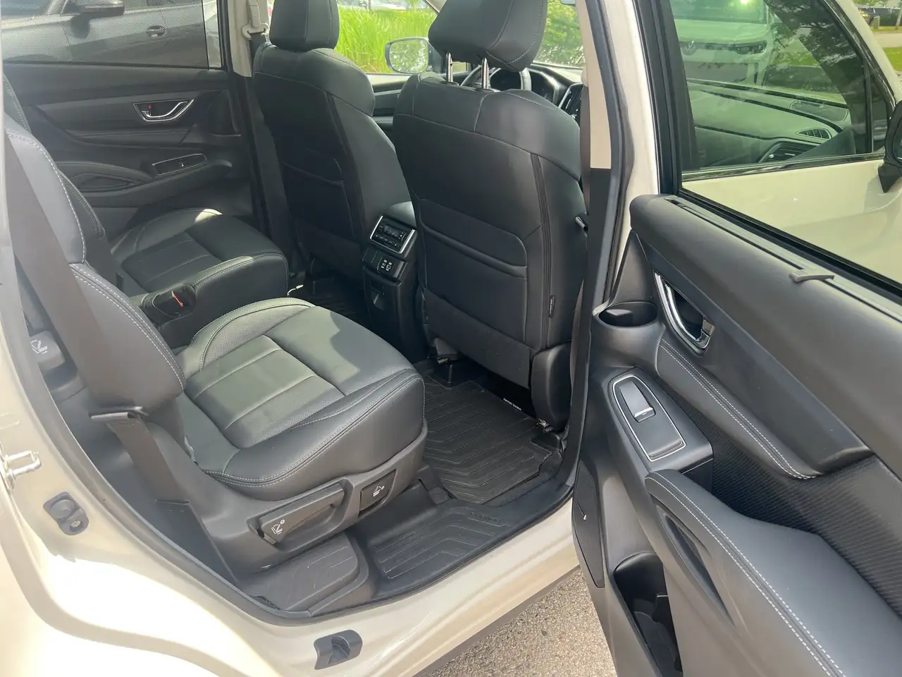 Subaru Ascent photo Subaru Ascent