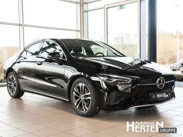 Mercedes-Benz Cla view 3