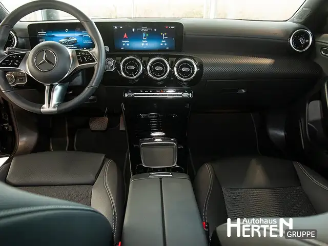 Mercedes-Benz Cla view 10