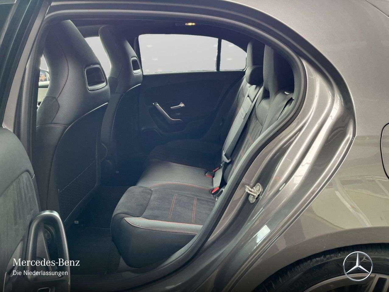 Mercedes-Benz A 220