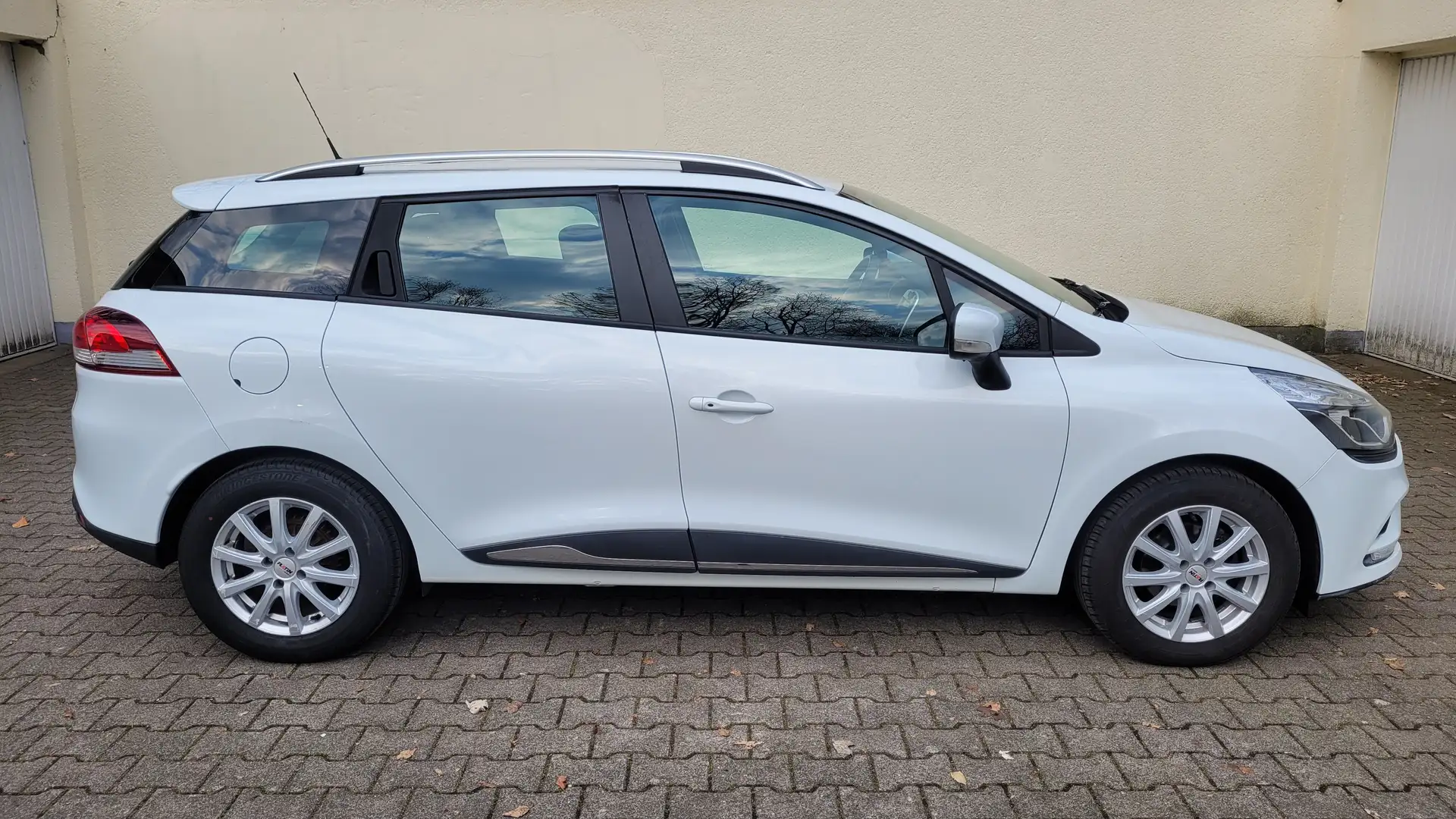 Renault Clio Grandtour Energy dCi 90 Business*TOP ZUSTAND* Weiß - 2