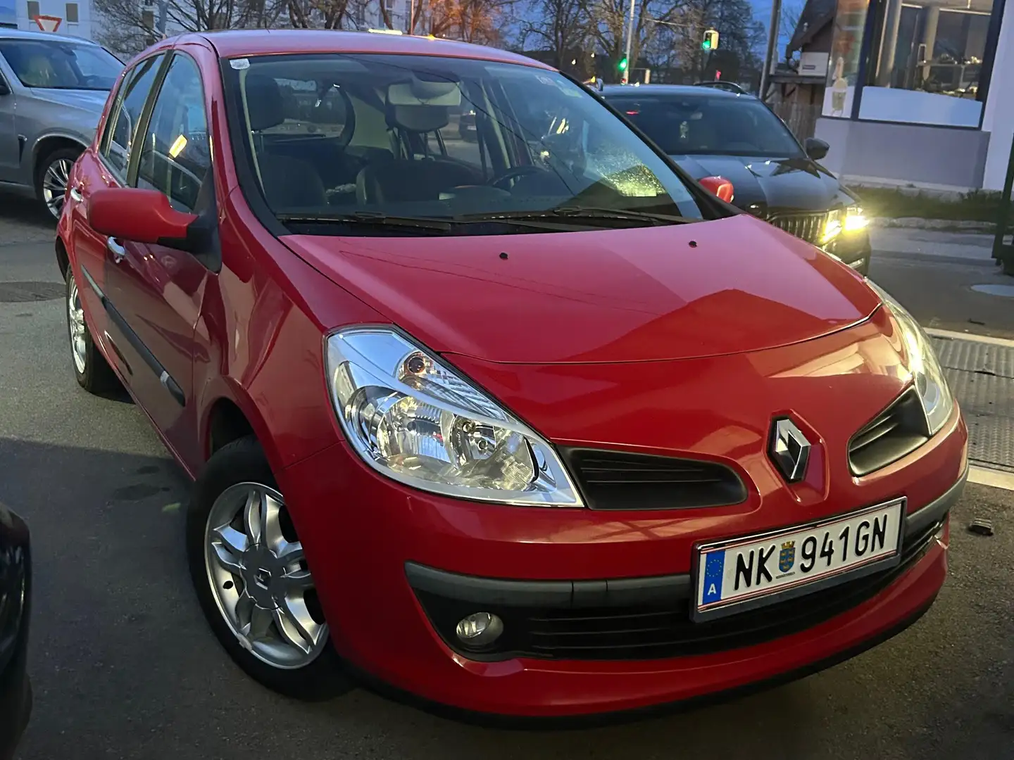 Renault Clio Clio Expression 1,2 16V Expression Rot - 1