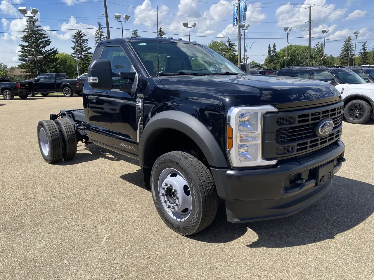 Ford F-550 Super Duty photo Ford F-550 Super Duty