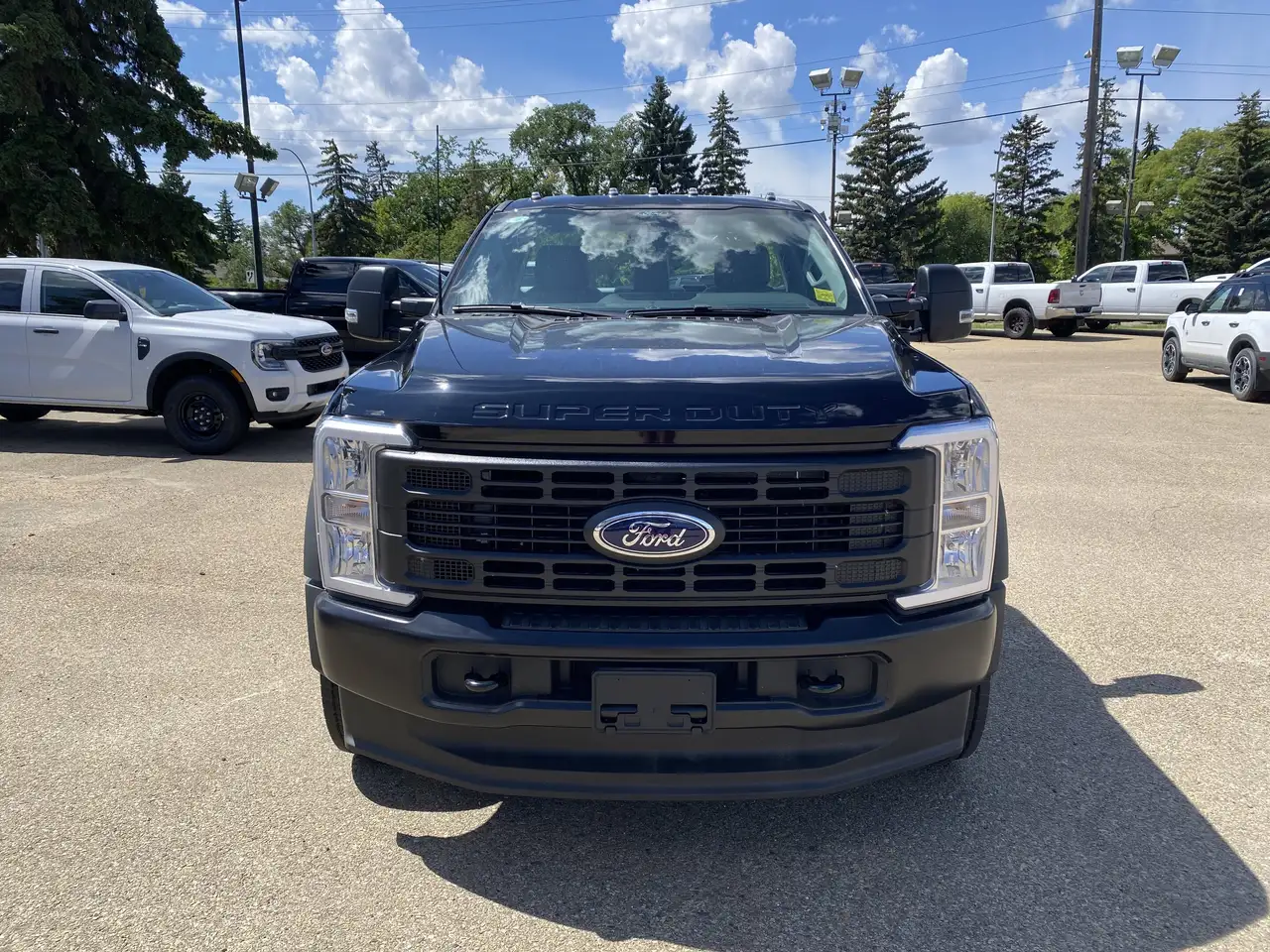 Ford F-550 Super Duty photo Ford F-550 Super Duty