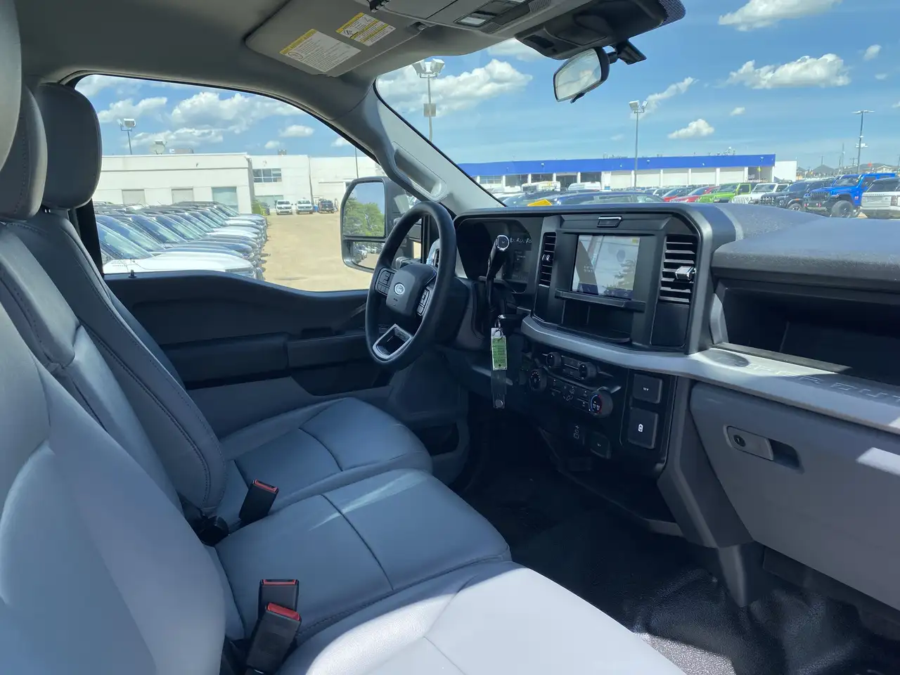 Ford F-550 Super Duty photo Ford F-550 Super Duty