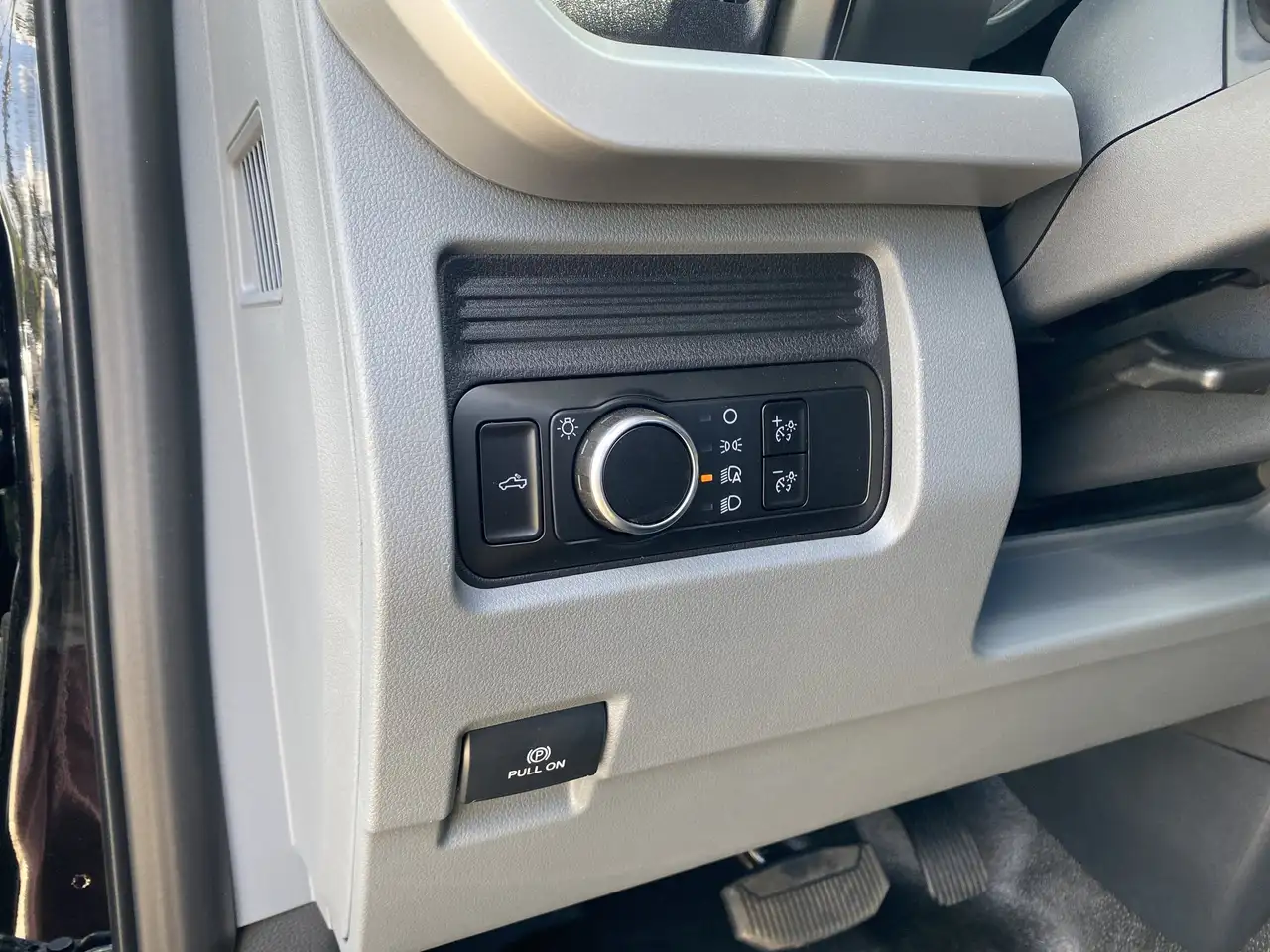 Ford F-550 Super Duty photo Ford F-550 Super Duty