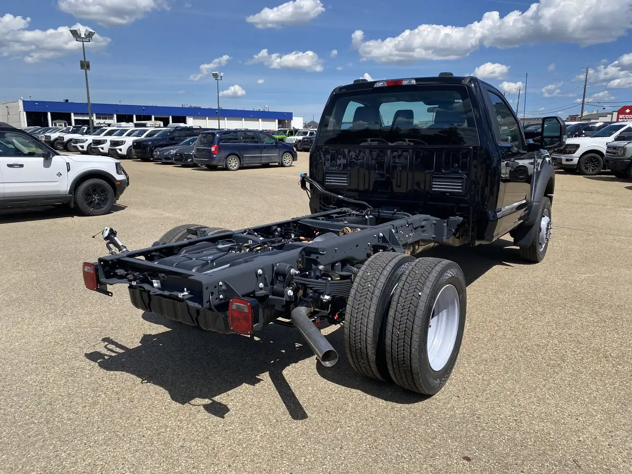Ford F-550 Super Duty photo Ford F-550 Super Duty