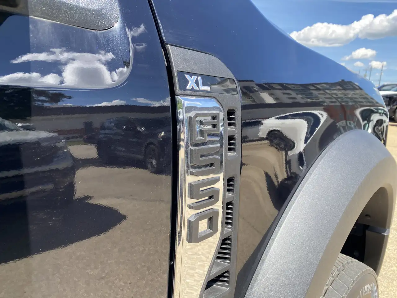 Ford F-550 Super Duty photo Ford F-550 Super Duty