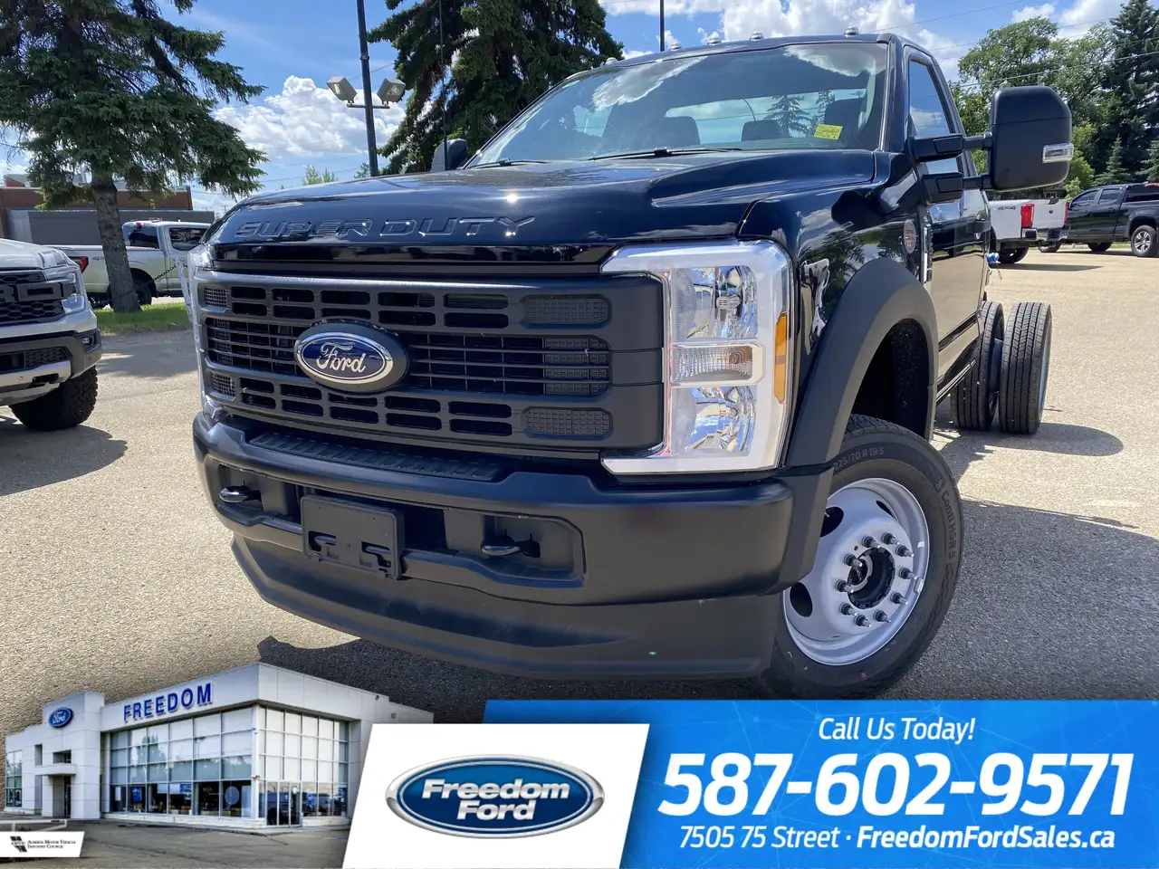 Ford F-550 Super Duty photo Ford F-550 Super Duty