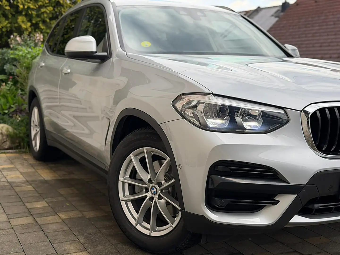 BMW X3 sDrive 18d Aut. Silber - 2