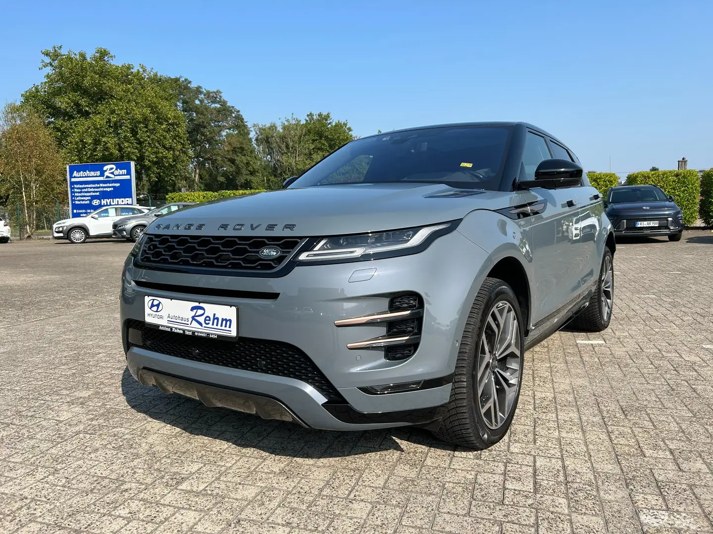 Land Rover Range Rover Evoque 2.0 First Edition 4WD PANO | RFK | HeadUp | Sound Grau - 1
