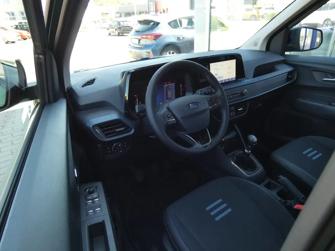 Ford Tourneo Courier 2026 — фото 15