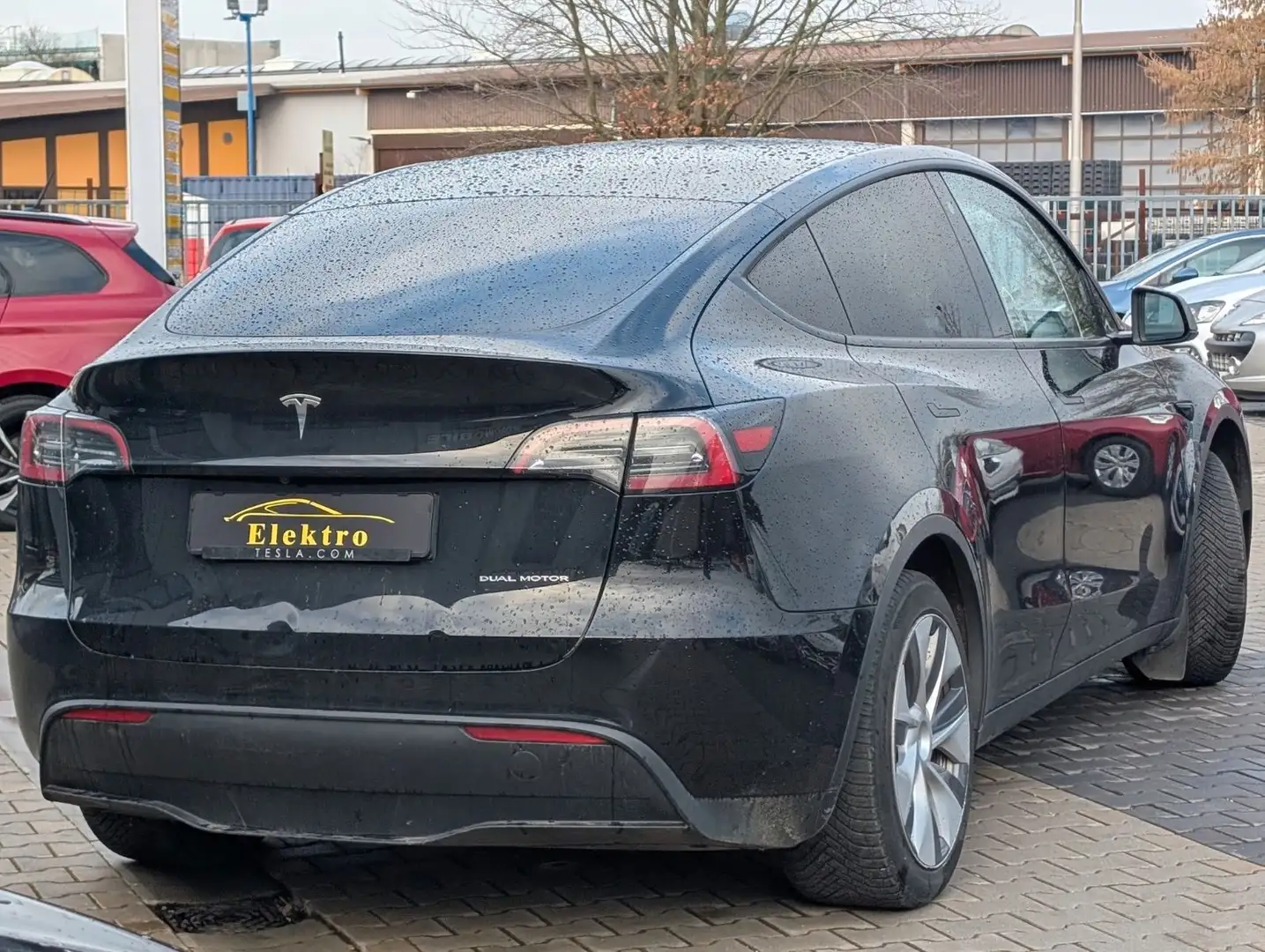 Tesla Model Y Long Range Dual Motor AWD*KAMERA*LEDER ! Noir - 2
