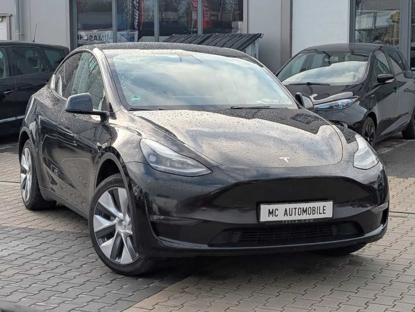 Tesla Model Y Long Range Dual Motor AWD*KAMERA*LEDER ! Noir - 1