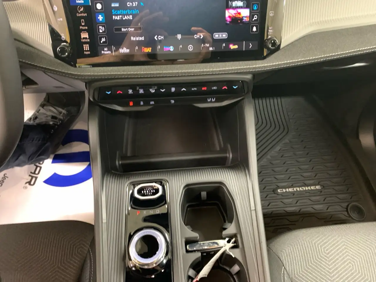 Jeep Cherokee photo Jeep Cherokee