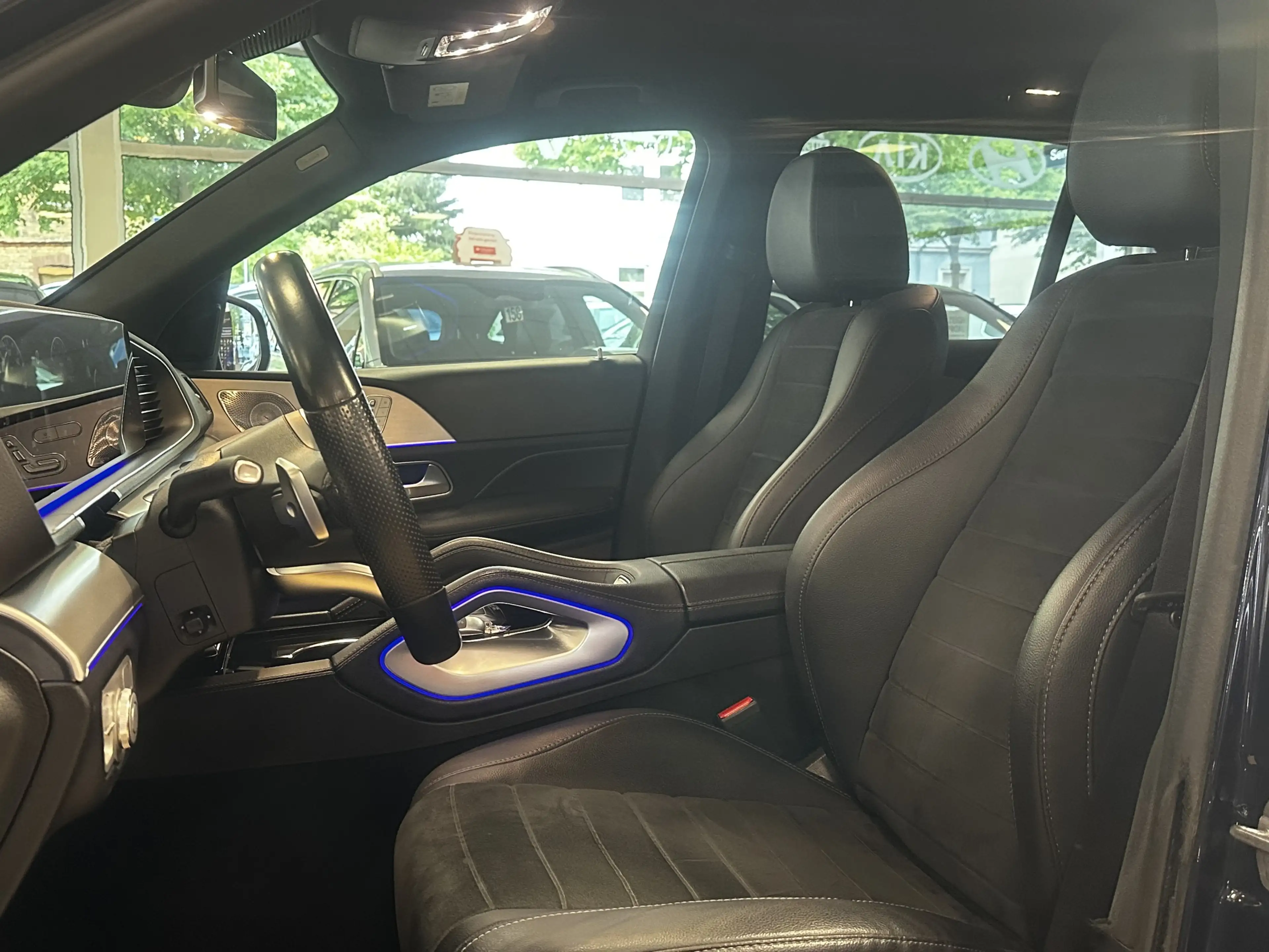 Mercedes-Benz GLE 350 AMG*4Matic*Airmatic*Burmester*AHK*1hand — photo 9
