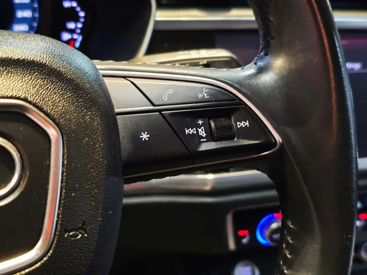 Audi Q3 снимка Audi Q3