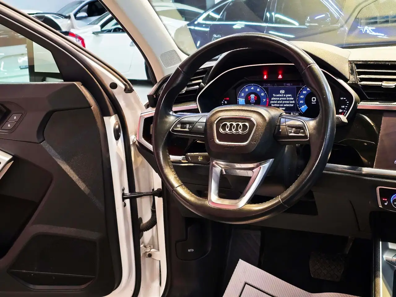 Audi Q3 снимка Audi Q3