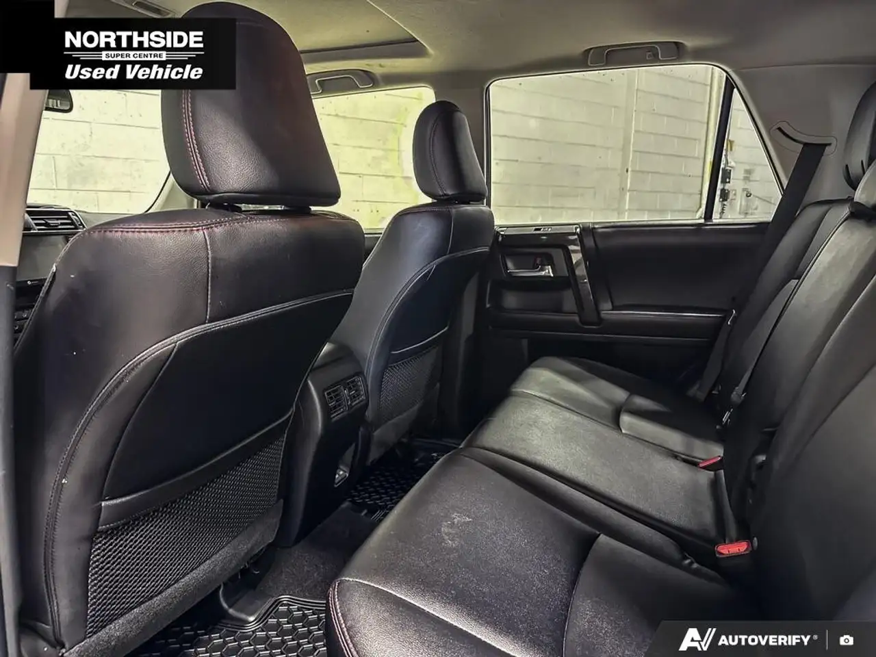 Toyota 4-Runner снимка Toyota 4-Runner