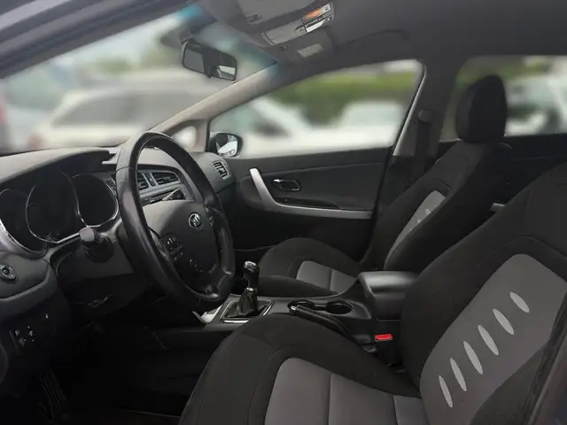 Kia Ceed view 9
