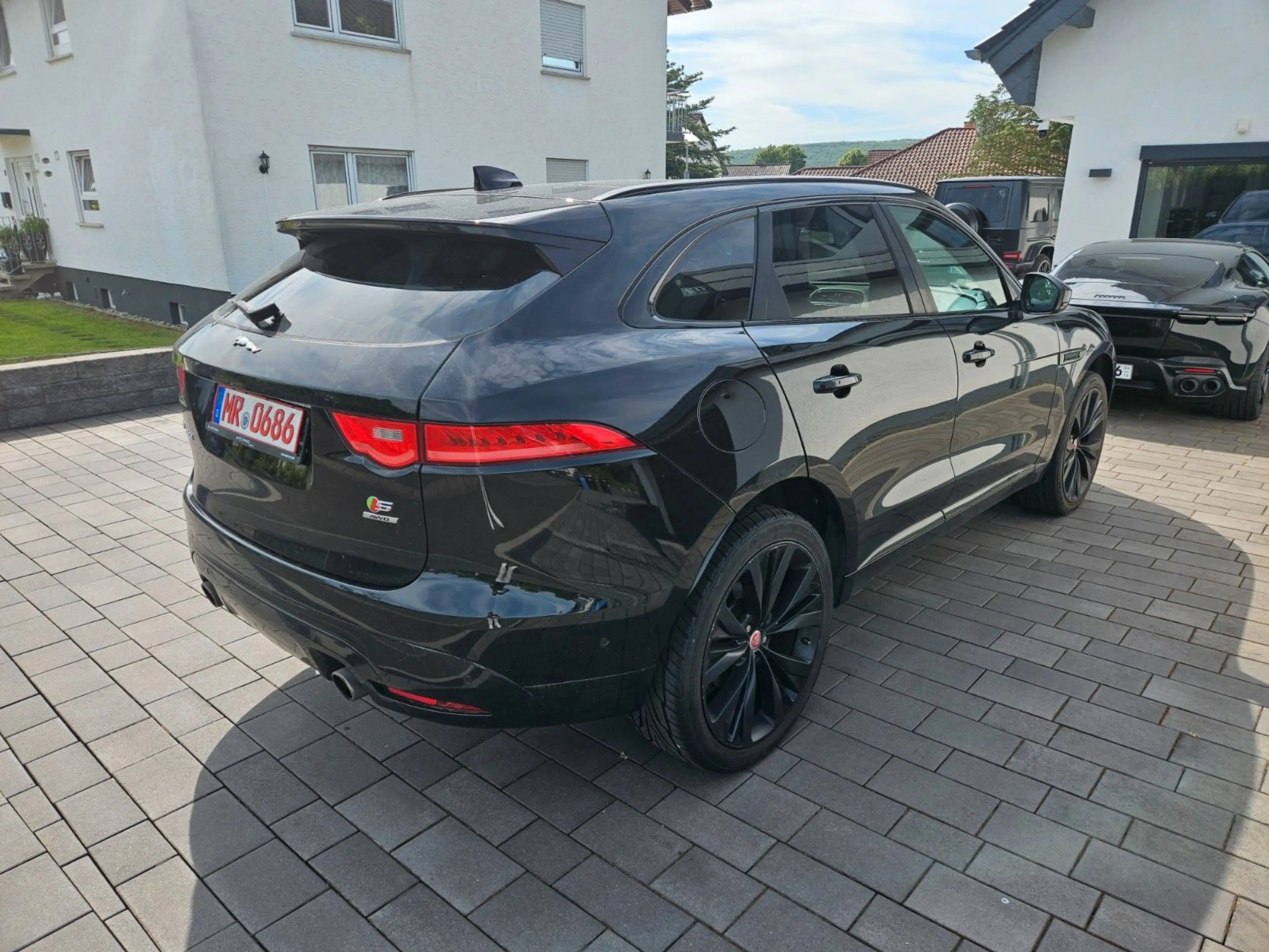 Jaguar F-Pace S AWD Black Pack S 22"/eAHK/Pano/Kamera — photo 4