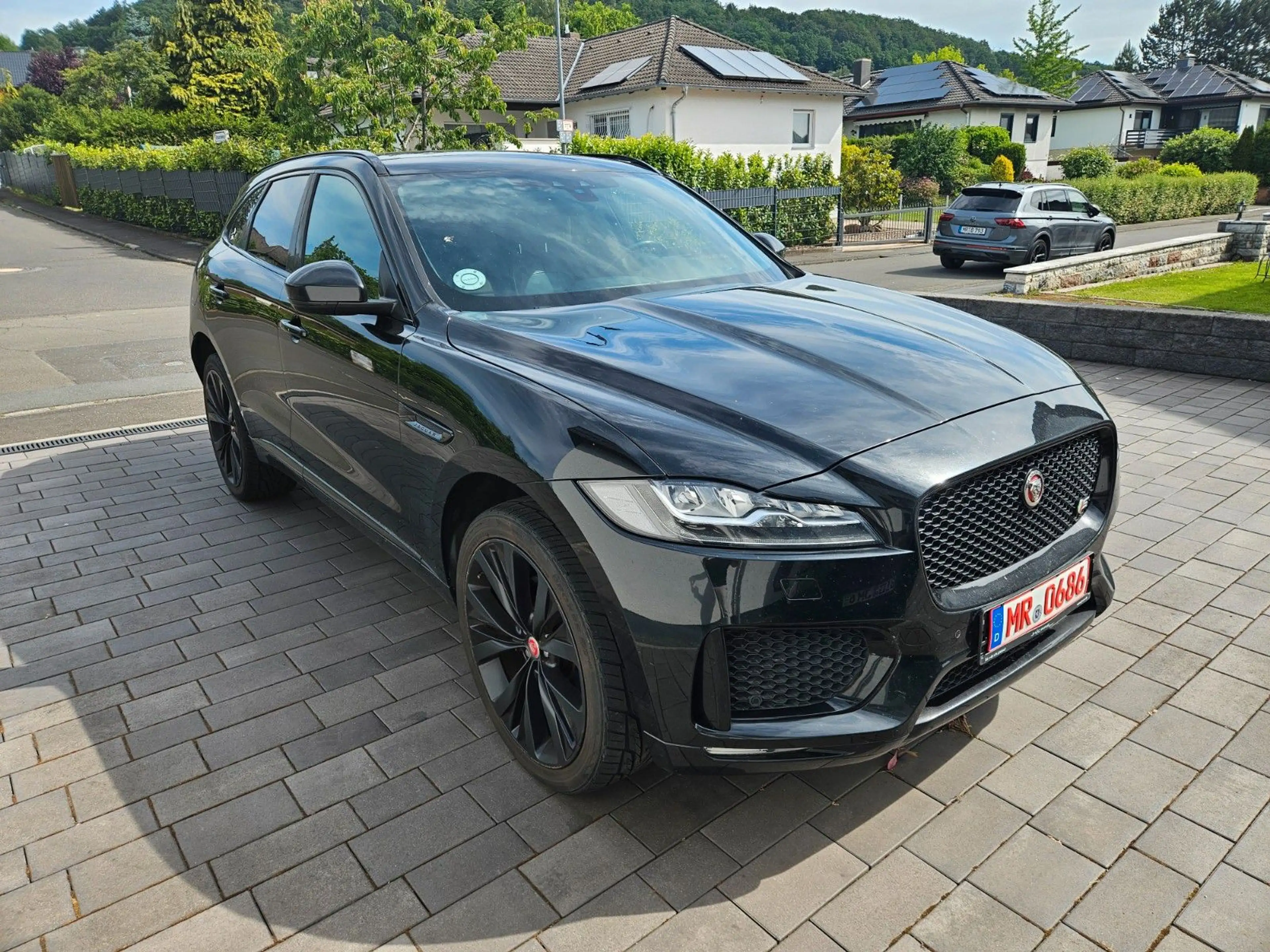 Jaguar F-Pace S AWD Black Pack S 22"/eAHK/Pano/Kamera — photo 3