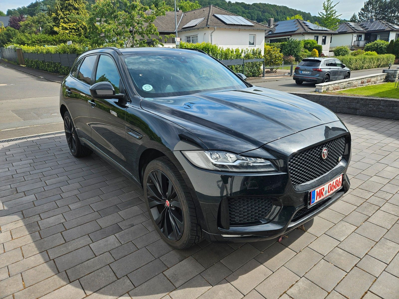 Jaguar F-Pace S AWD Black Pack S 22"/eAHK/Pano/Kamera — photo 3