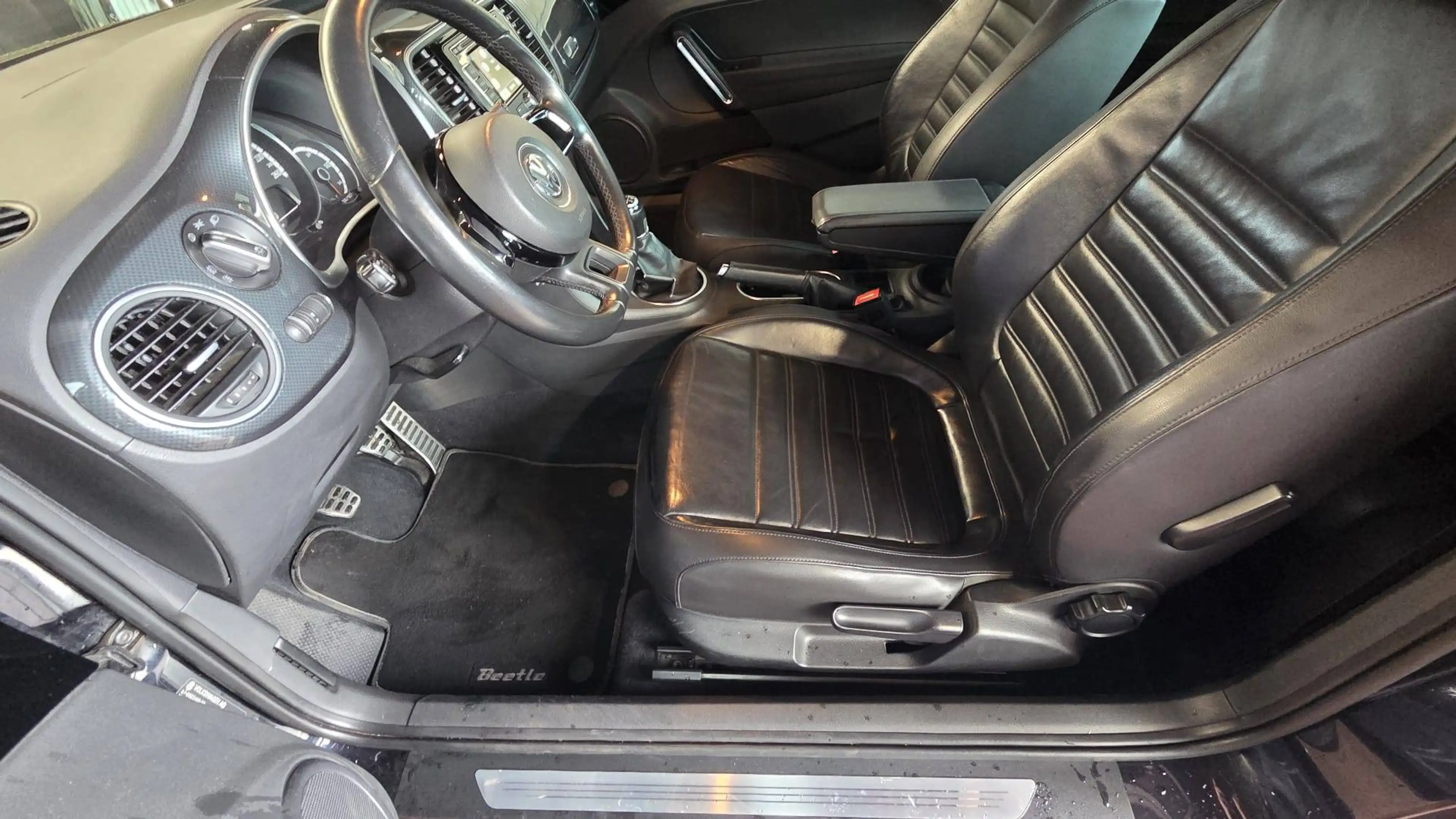 Volkswagen Beetle 1,4 Sport — photo 11