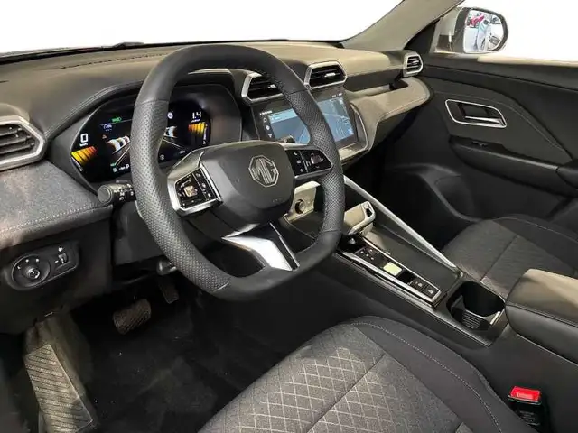 MG ZS view 11