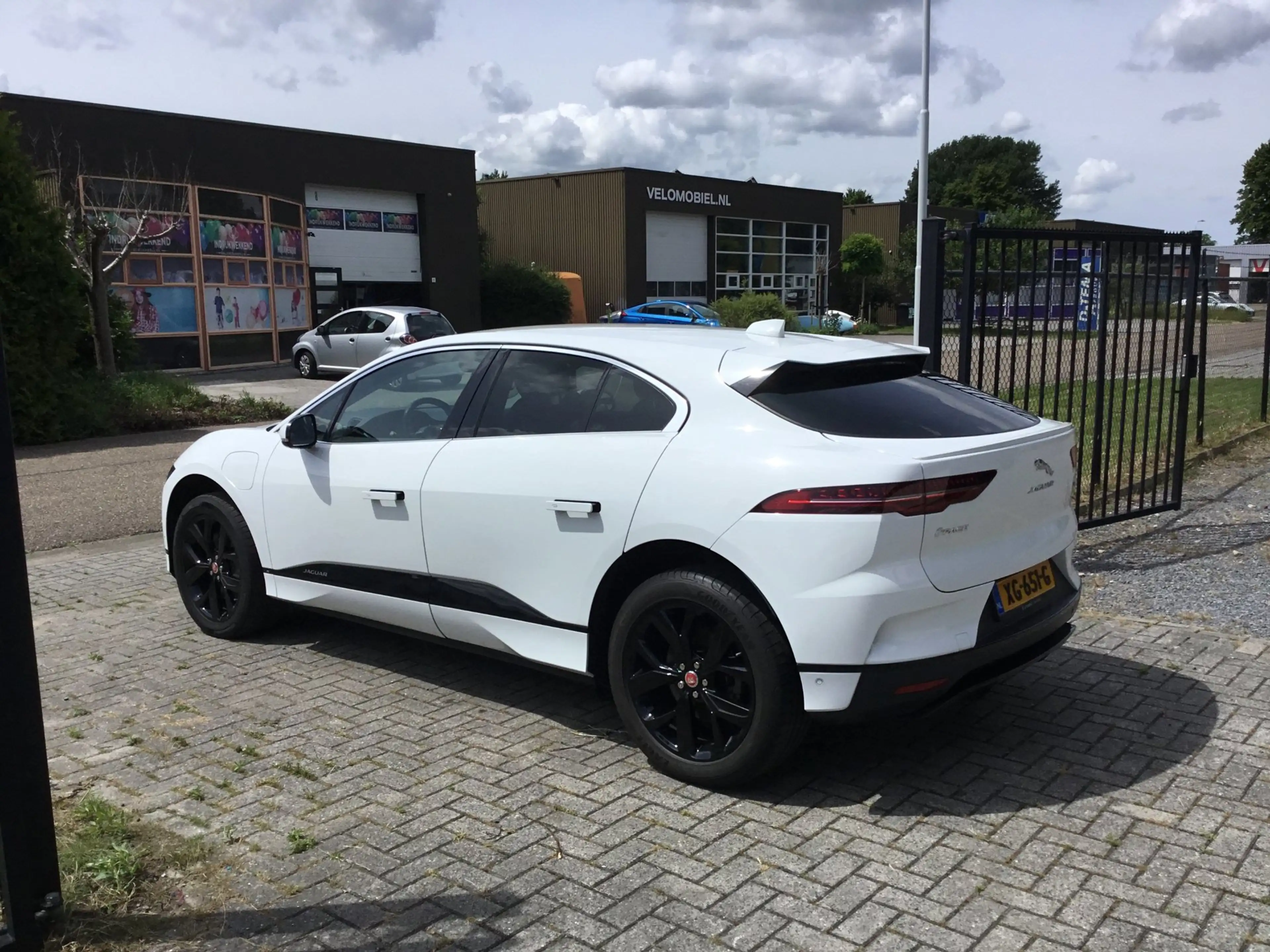 Jaguar I-Pace EV400 S 90 kWh — photo 2