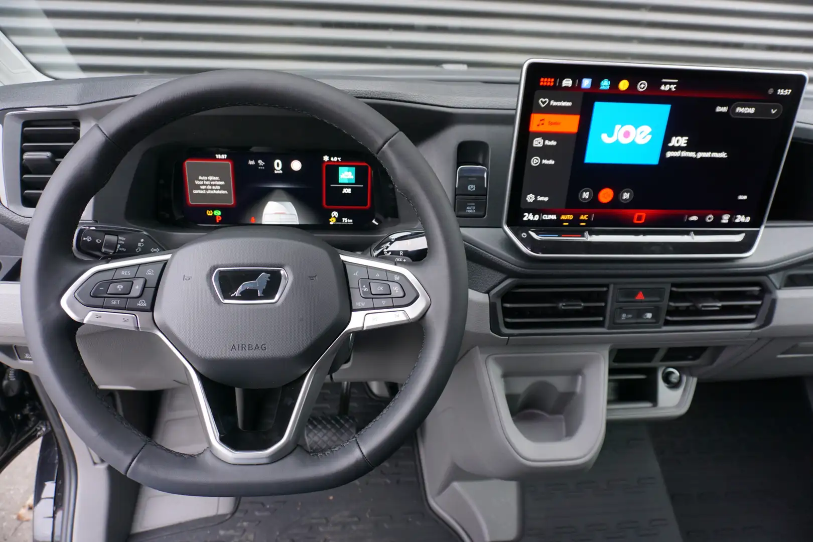 MAN TGE 3.140 140PK Automaat L3H3/L2H2 FACELIFT ACC Apple Zwart - 2