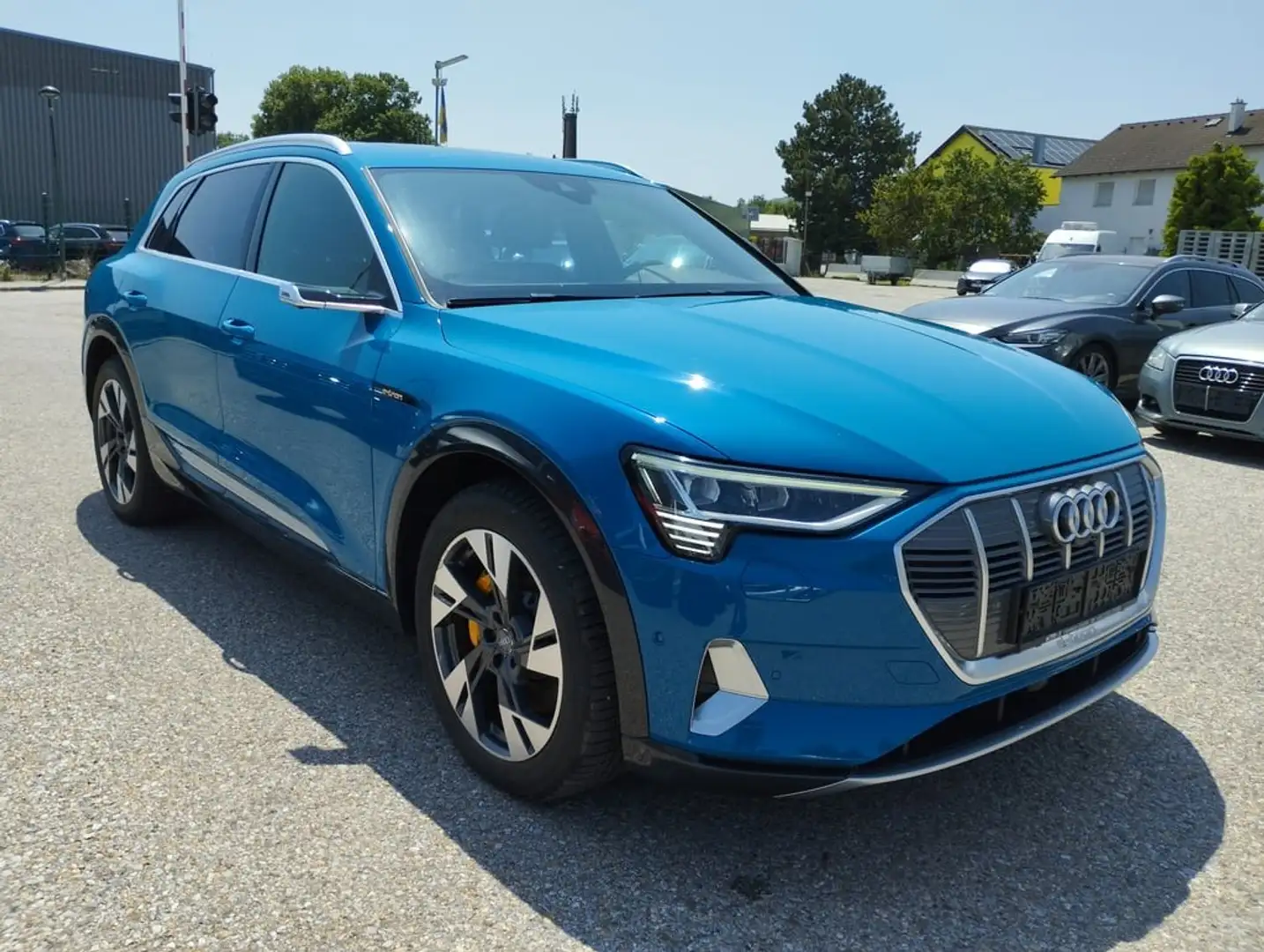 Audi e-tron 55 quattro 95kWh Advanced Neupreis 122.000 €  V... Bleu - 2