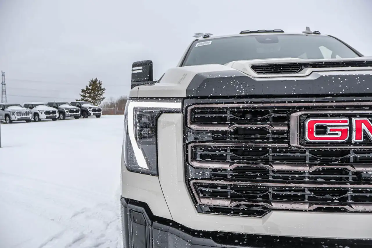 GMC Sierra 2500HD снимка GMC Sierra 2500HD