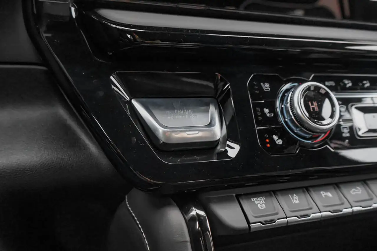 GMC Sierra 2500HD снимка GMC Sierra 2500HD